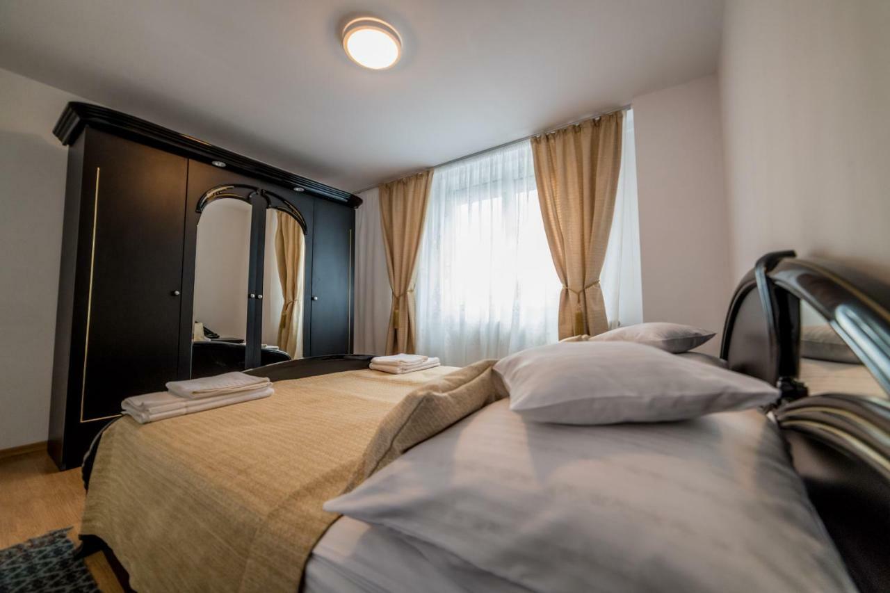 Ferienwohnung Apartament Sorina Maria Deva Exterior foto